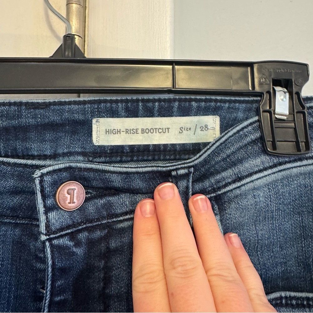 Anthropologie Pilcro Women’s boot cut/mild flare jeans. Size 28 - Picture 4 of 8